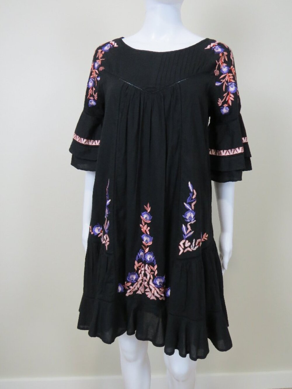 Free People Cotton Dress SIZE Small Black, Boho, Embroidery, Ruffles